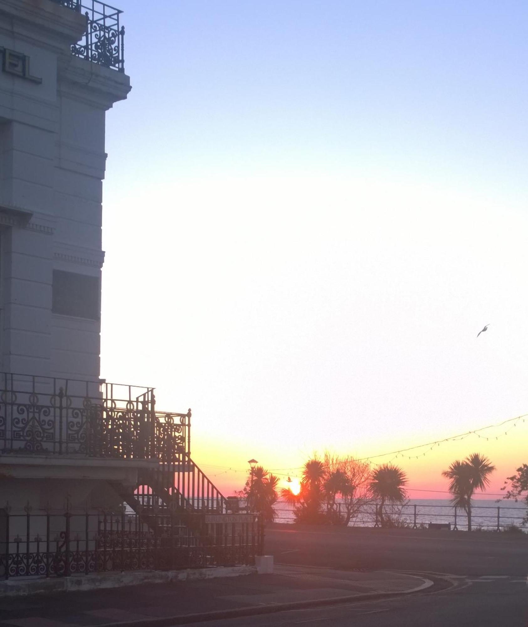 Burlington Palace Eastbourne Seafront Villa With Garden. Exterior foto